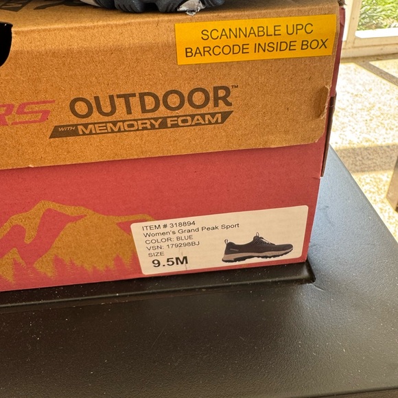 🥾🆕Skechers Women's Grand Peak Sport Slip In Sneakers, 9.5 - Picture 8 of 10